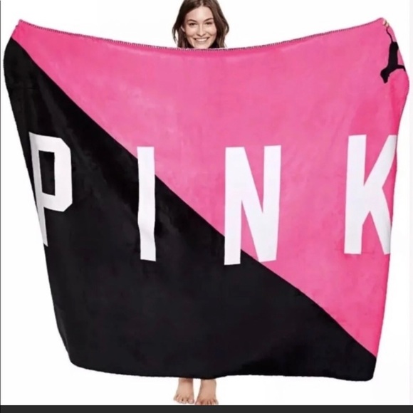NIP VS PINK RARE SHERPA BLANKET PINK ON FLEEK - Picture 3 of 5